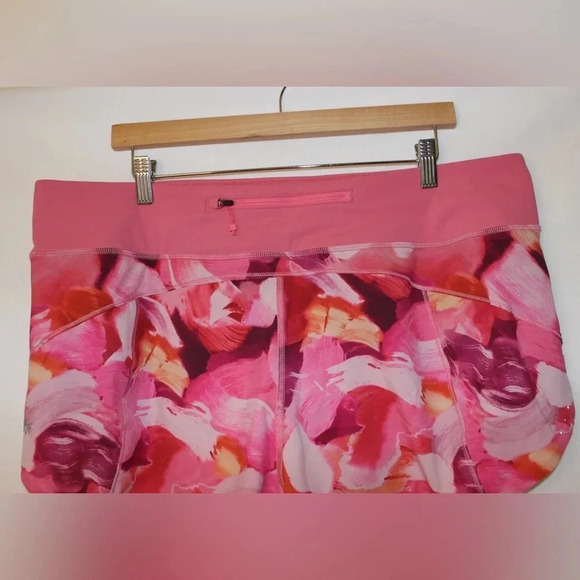 NWT Athleta Printer Run with It 3.5” Shorts Size XL - Picture 6 of 13